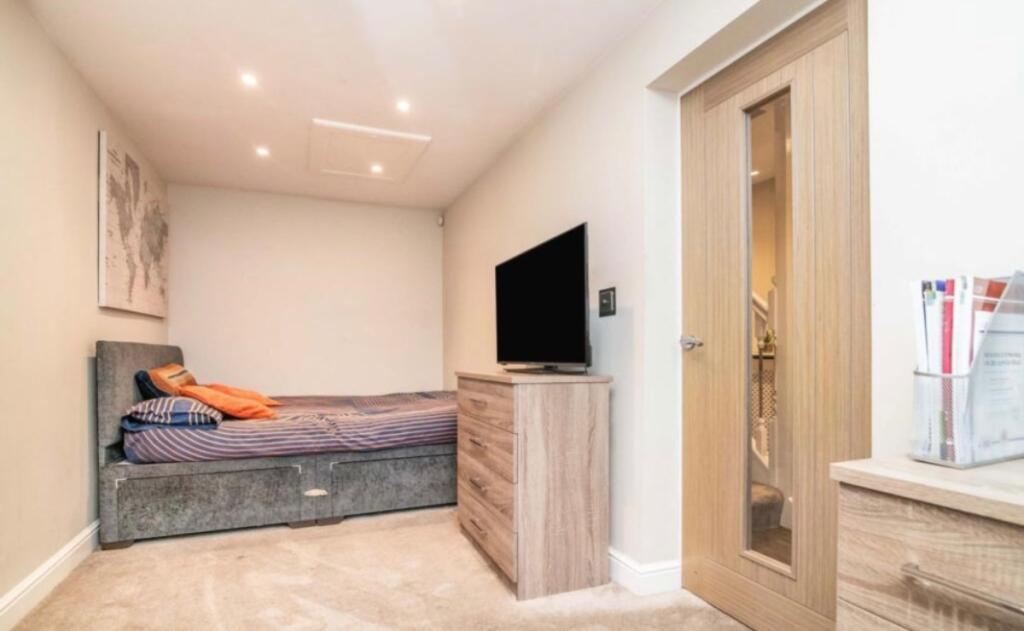 Additional image 11 of Regis Heath Road, Rowley Regis