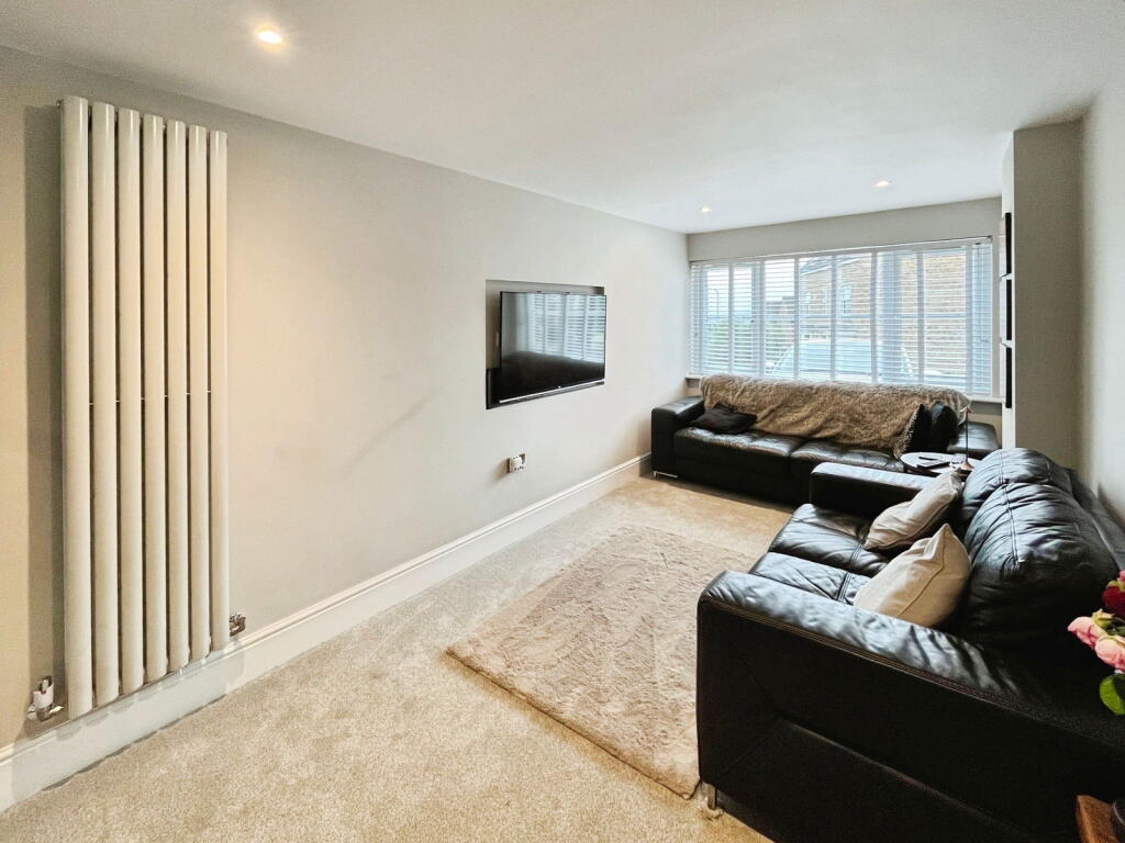 Additional image 11 of Agincourt Drive, Gilstead, Bingley, BD16 3JY