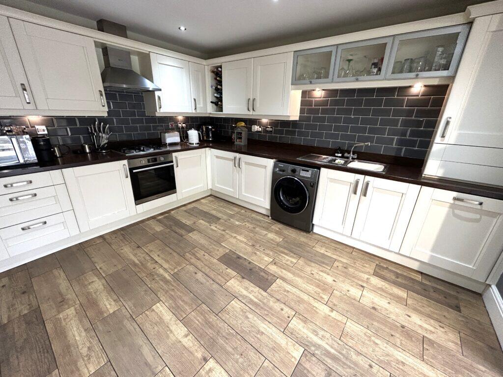 Additional image 5 of Ellison Grove, Birkenshaw, BD11 2DL