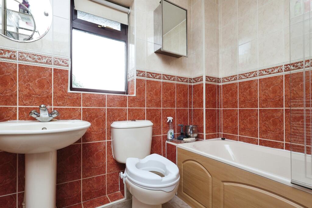 Additional image 11 of Ling Park Avenue, Wilsden, Bradford