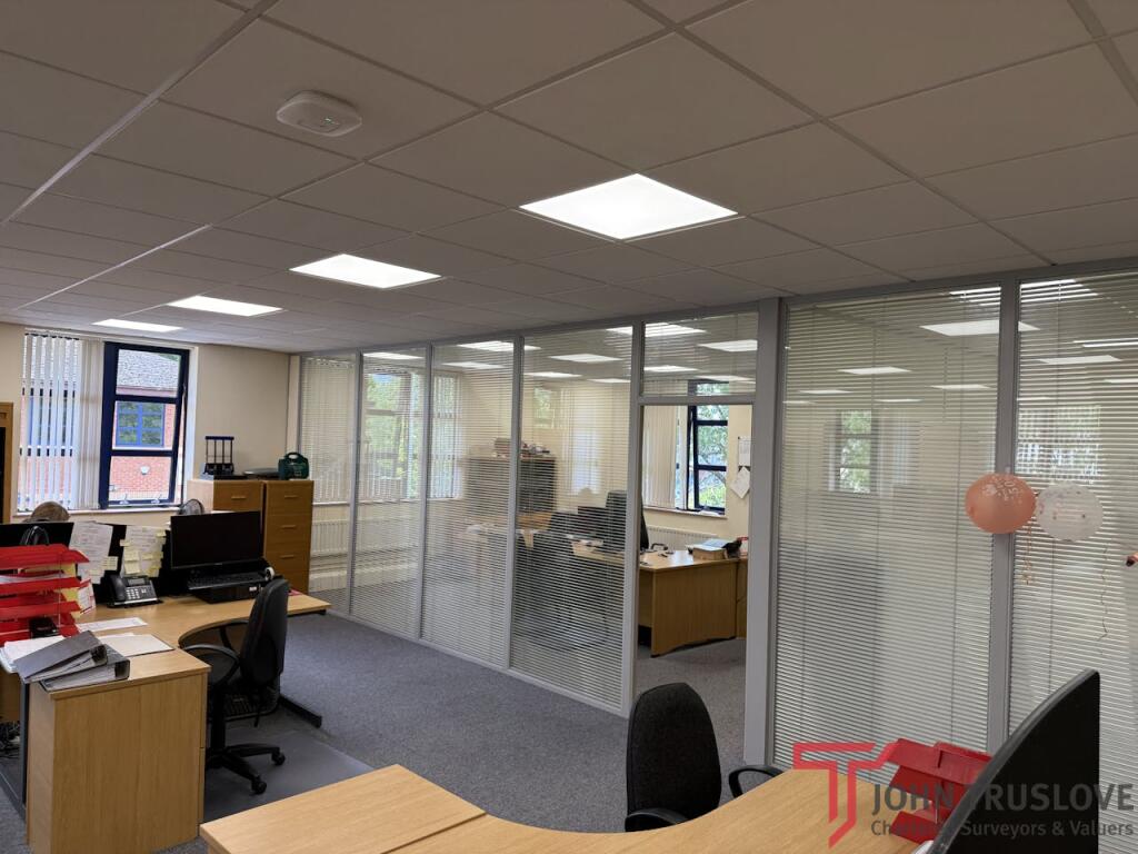 房产图片 3 - 伯恩特草地路3号橡树公园，B98 9NW，雷德奇