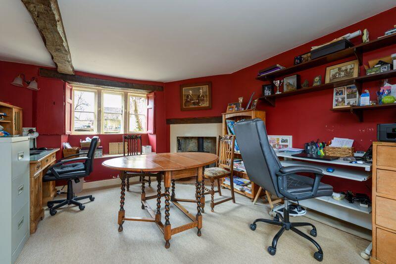 Additional image 6 of Holt