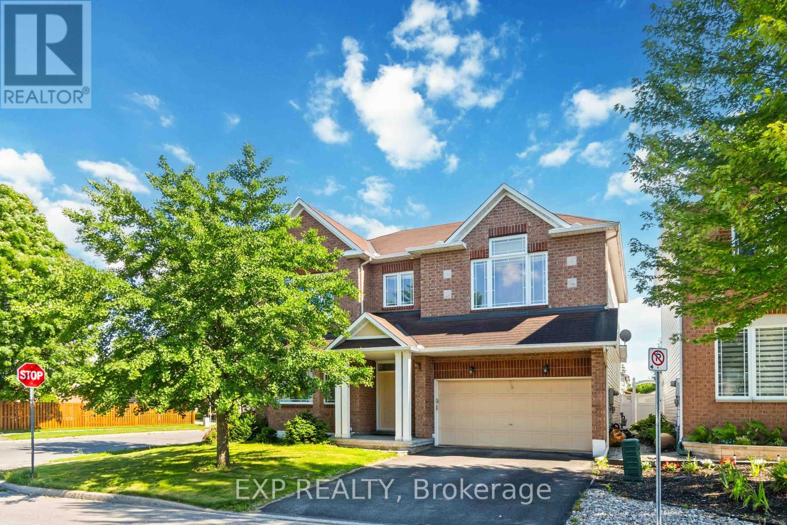 104 YORKBERRY GATE|Ottawa, Ontario K1V1Z1