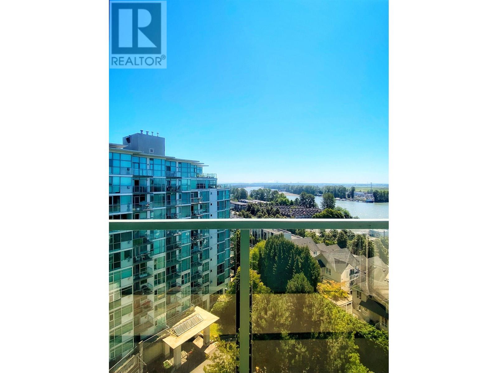 1202 2733 CHANDLERY PLACE|Vancouver, British Columbia V5S4V3