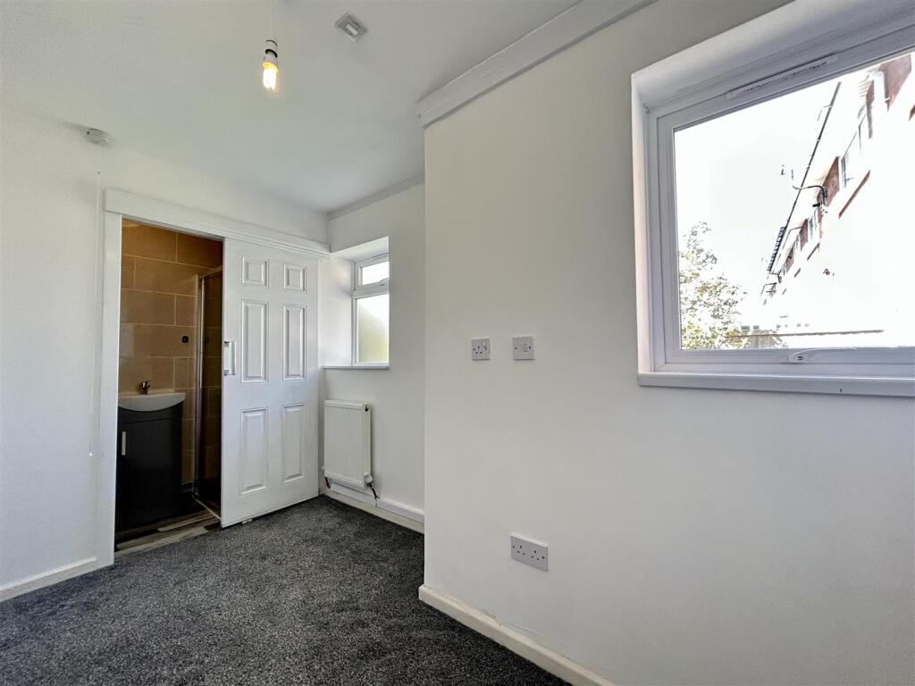 Additional image 11 of Moat Drive, Halesowen