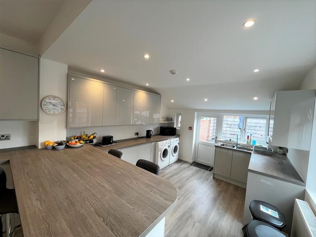 Additional image 5 of The Avenue, Yeovil