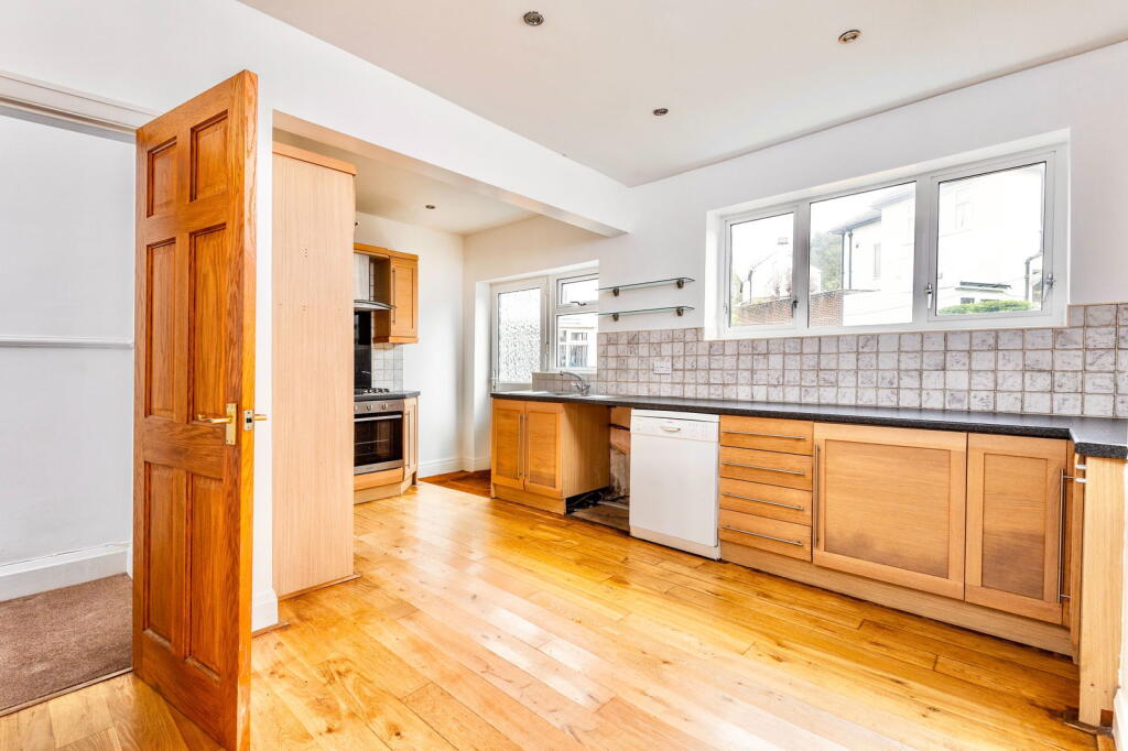 Additional image 25 of Nab Wood Crescent, Shipley, BD18 4HY