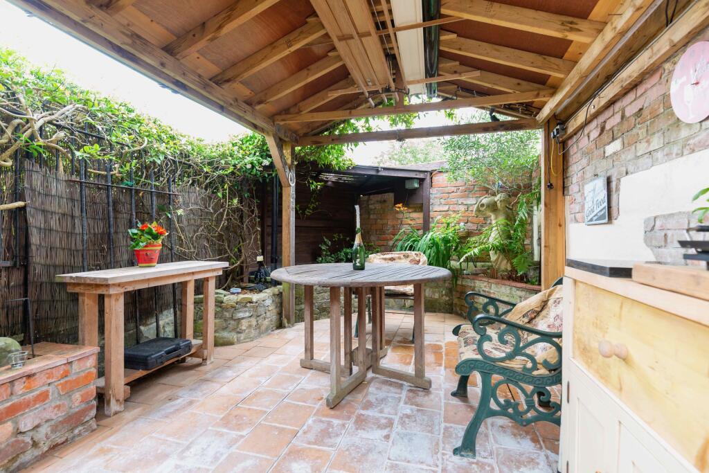 Additional image 3 of Courtyard Cottage, Great House Court, Meare