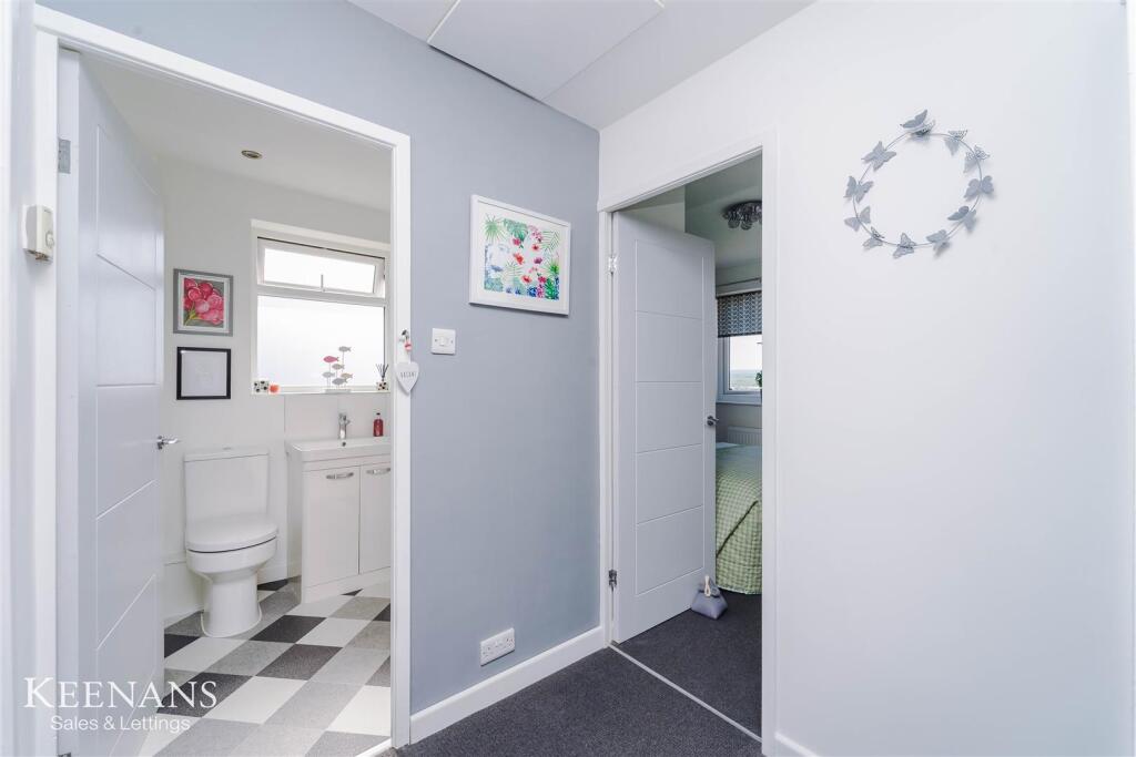 Additional image 30 of Singleton Avenue, Read