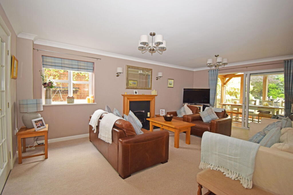 Additional image 7 of 59 Appletrees Crescent, Woodland Grange, Bromsgrove, B61 0UD