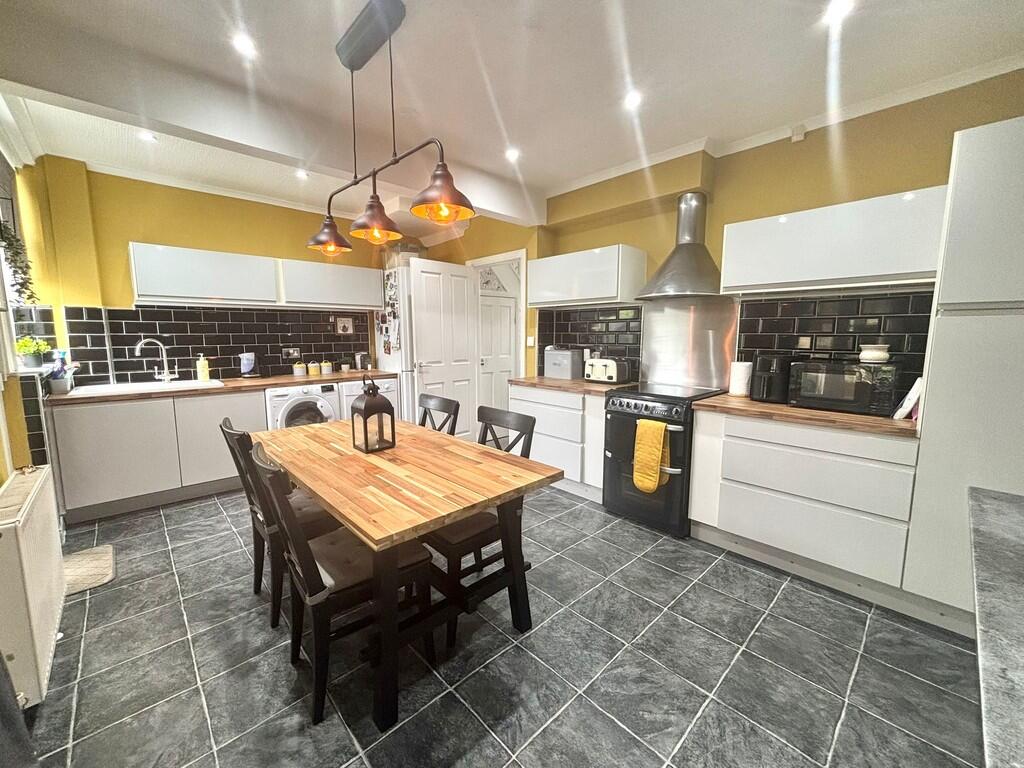 Additional image 33 of Crestville Road, Clayton, Bradford