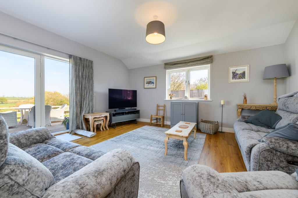 Additional image 5 of Highfields Close, Walton