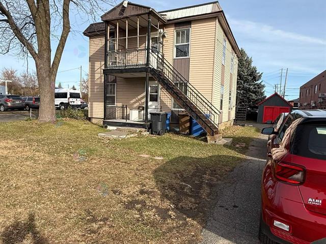 112-114 Boul. du Curé-Labelle|Sainte-Thérèse, Quebec J7E2X5