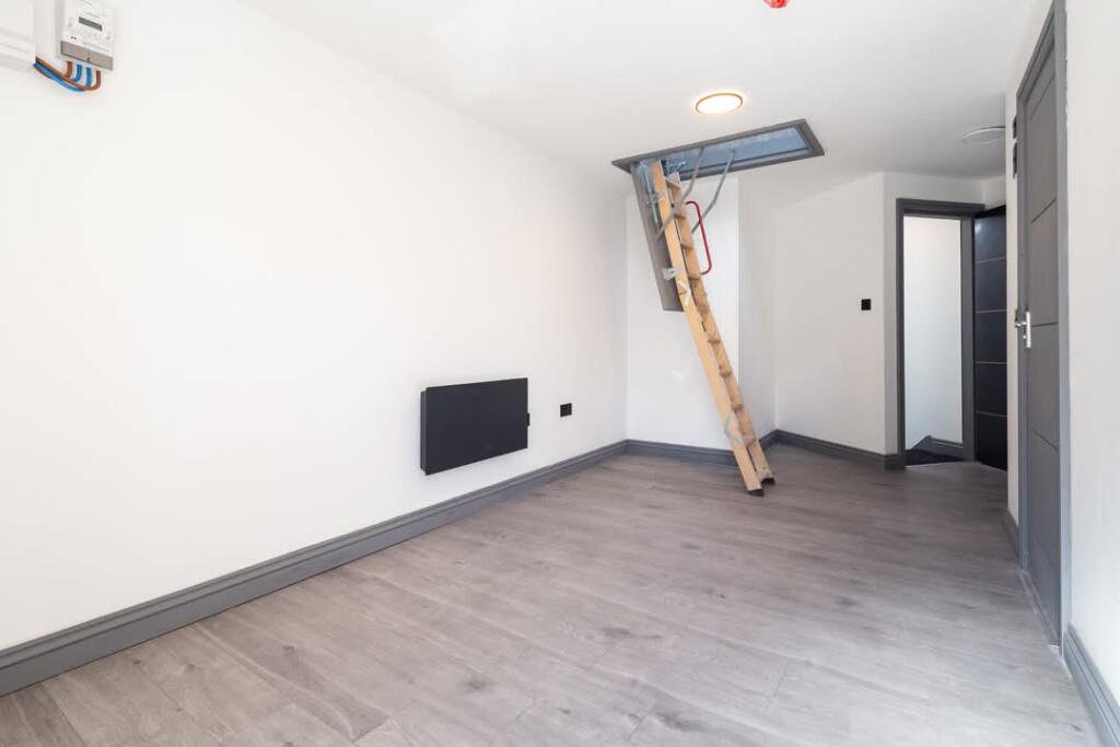 Additional image 11 of Bacup Road, Waterfoot, BB4 - Mixed Use Property Yeilding Over 11%