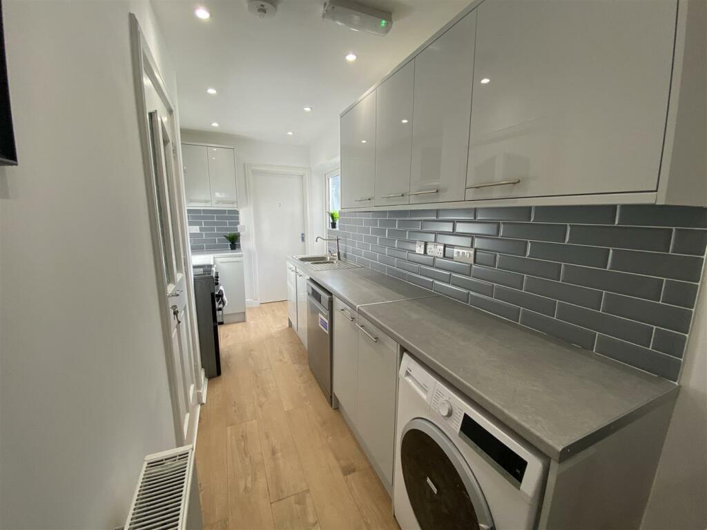 Additional image 8 of Rood End Road, Oldbury, B68