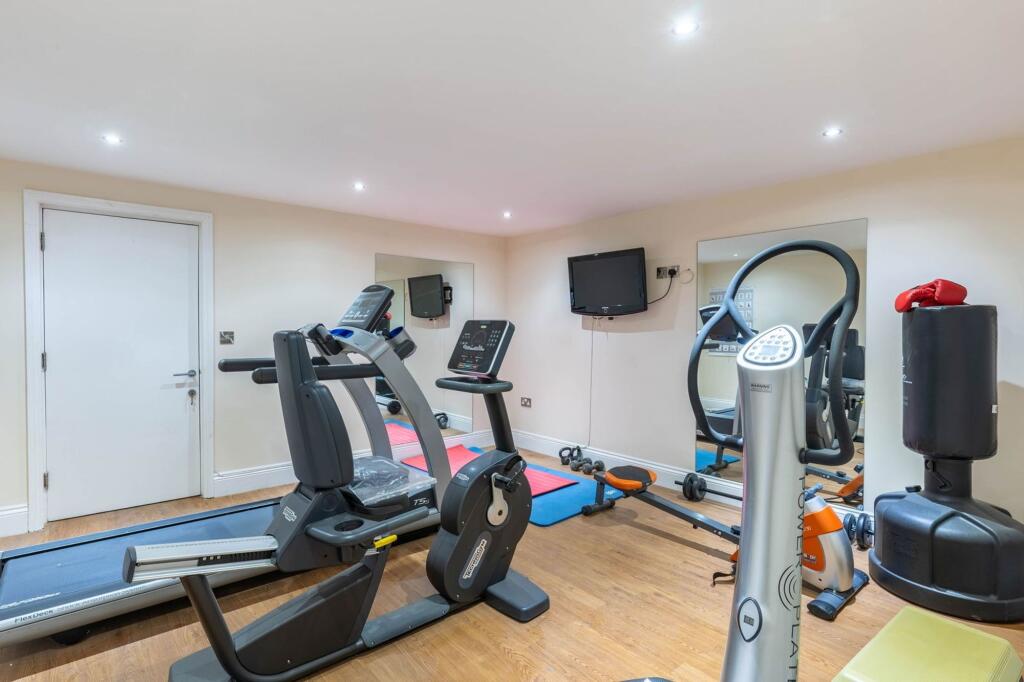 Additional image 27 of Plymouth Drive, Barnt Green, B45