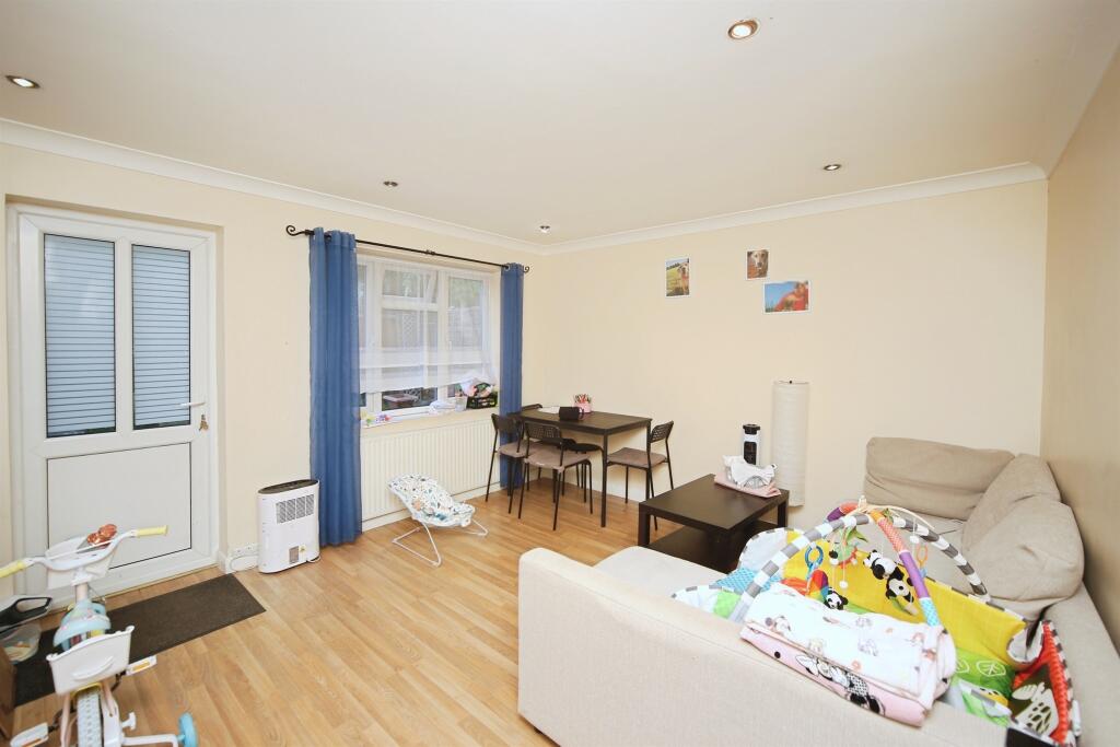 Additional image 6 of Huins Close, Redditch