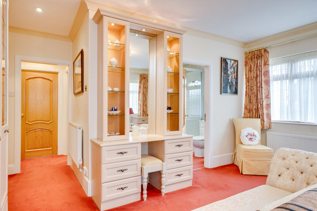 Additional image 21 of Whitechapel Road, Scholes