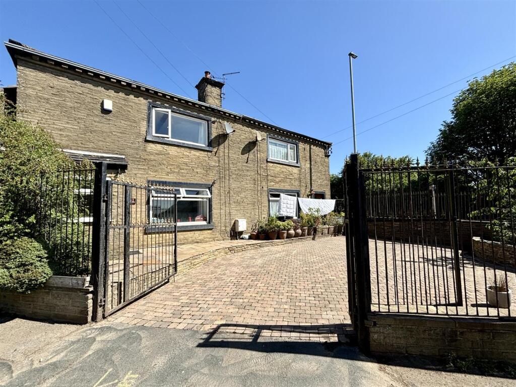 Additional image 5 of Ambler Thorn, Queensbury, Bradford