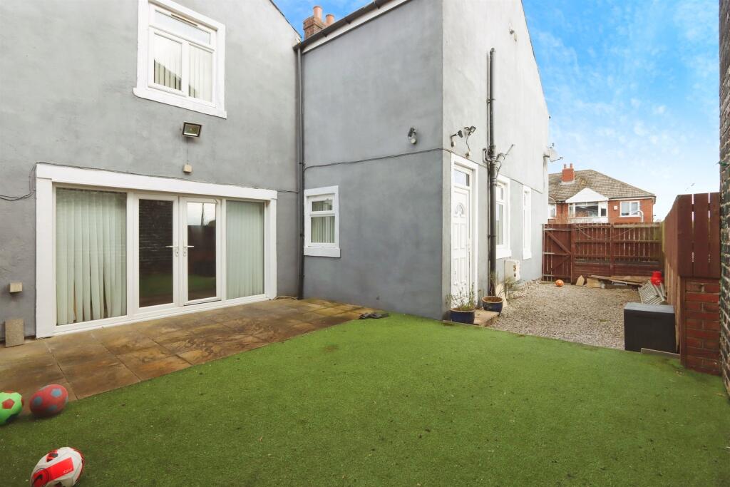 Additional image 18 of Bradford Road, Drighlington, Bradford