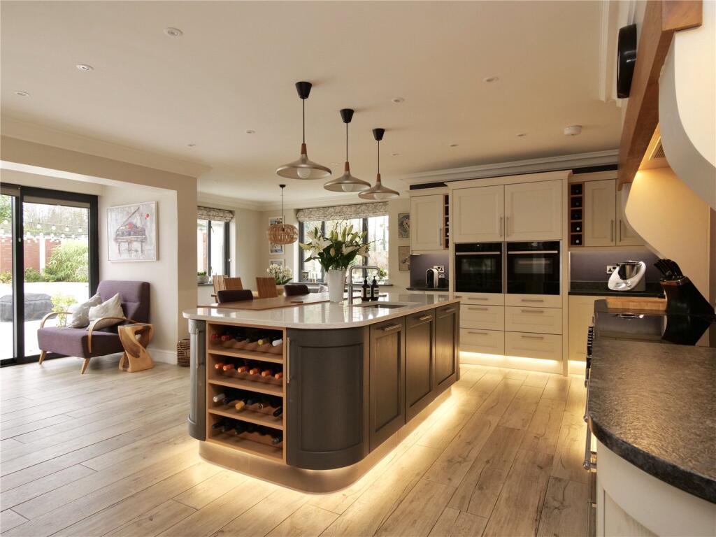 Additional image 7 of Oustanding Five Bedroom House In Pilton