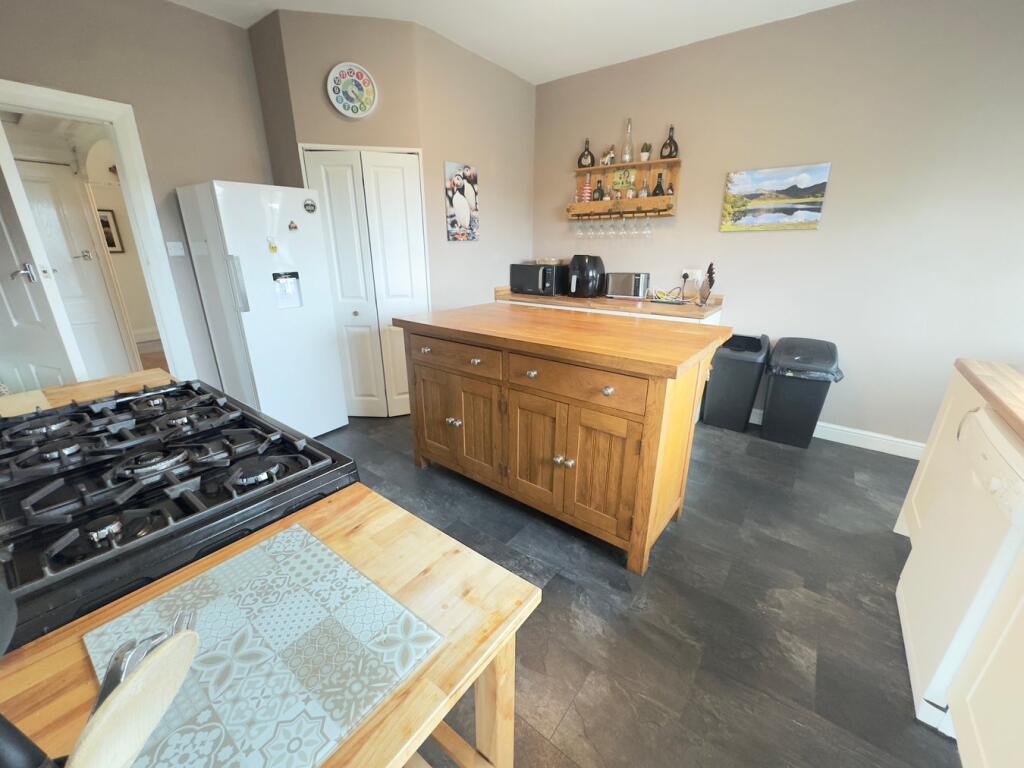 Additional image 5 of Bradford Road, Cottingley, Bingley, BD16