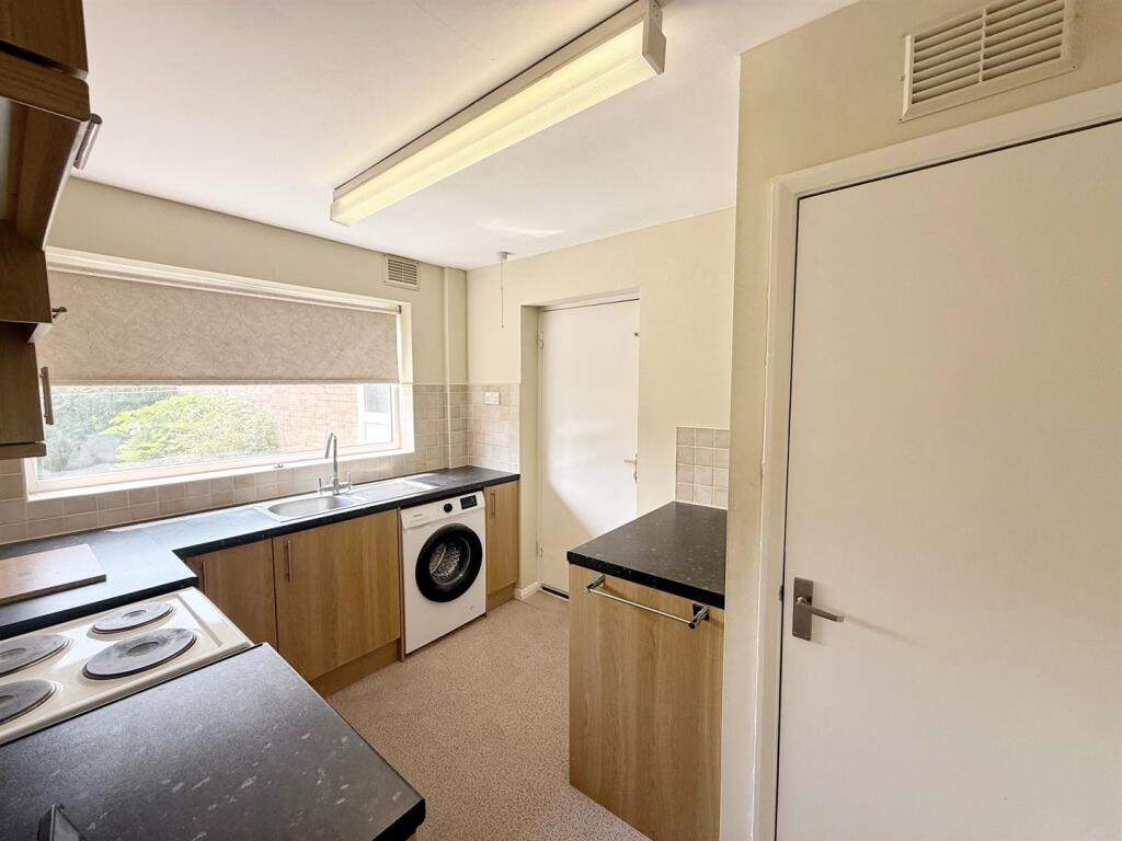 Additional image 3 of Walcot Close, Four Oaks, Sutton Coldfield