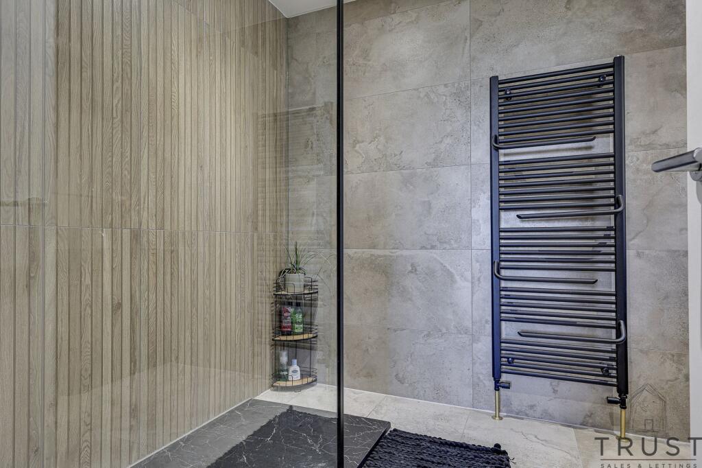 Additional image 34 of Wakefield Road, Drighlington, BD11