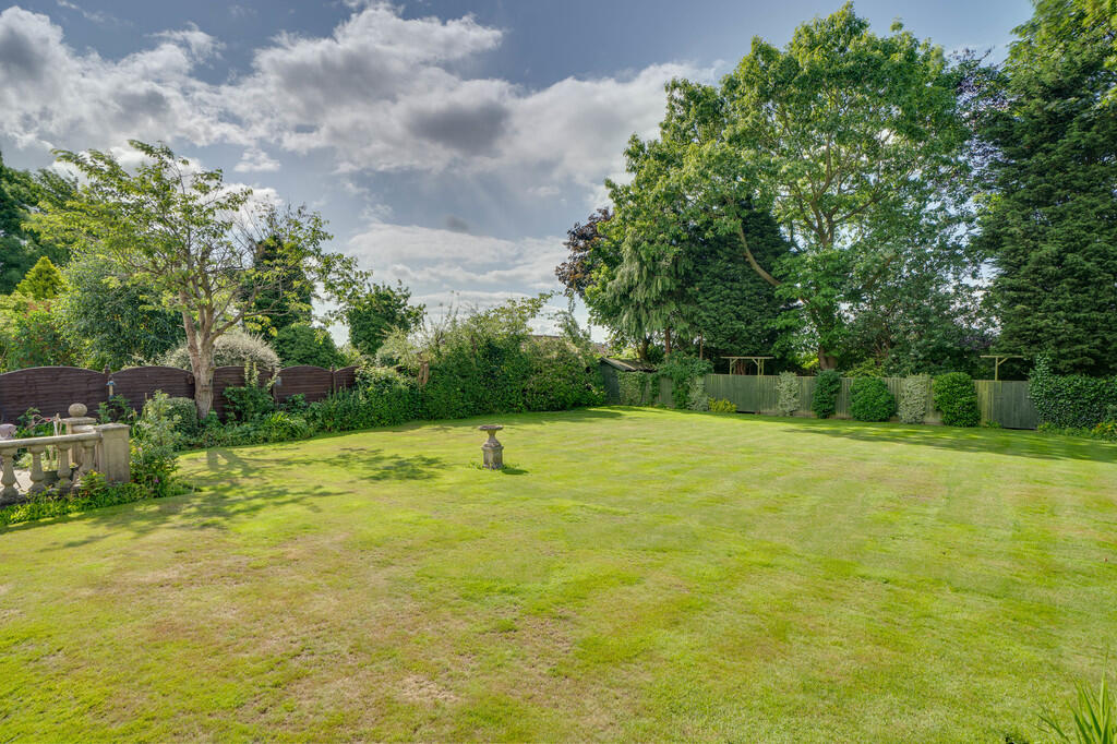 Additional image 13 of Whitechapel Road, Scholes