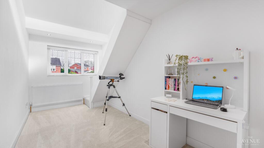 Additional image 18 of 28 Gainsborough Drive, Tamworth