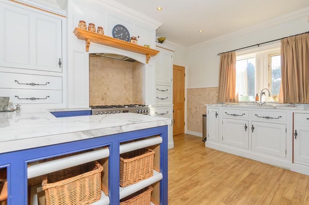 Additional image 9 of 83 Brighouse & Denholme Road, Bradford, West Yorkshire, BD13 1LH