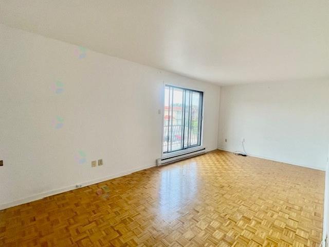 2148 Rue Robertine-Barry|Montréal (Ahuntsic-Cartierville), Quebec H4N3G1