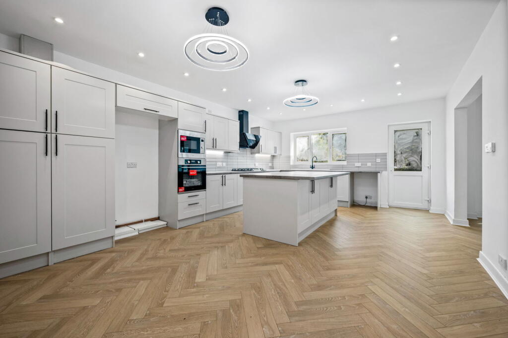 Additional image 4 of Highwood Avenue, Solihull, B92 8QX