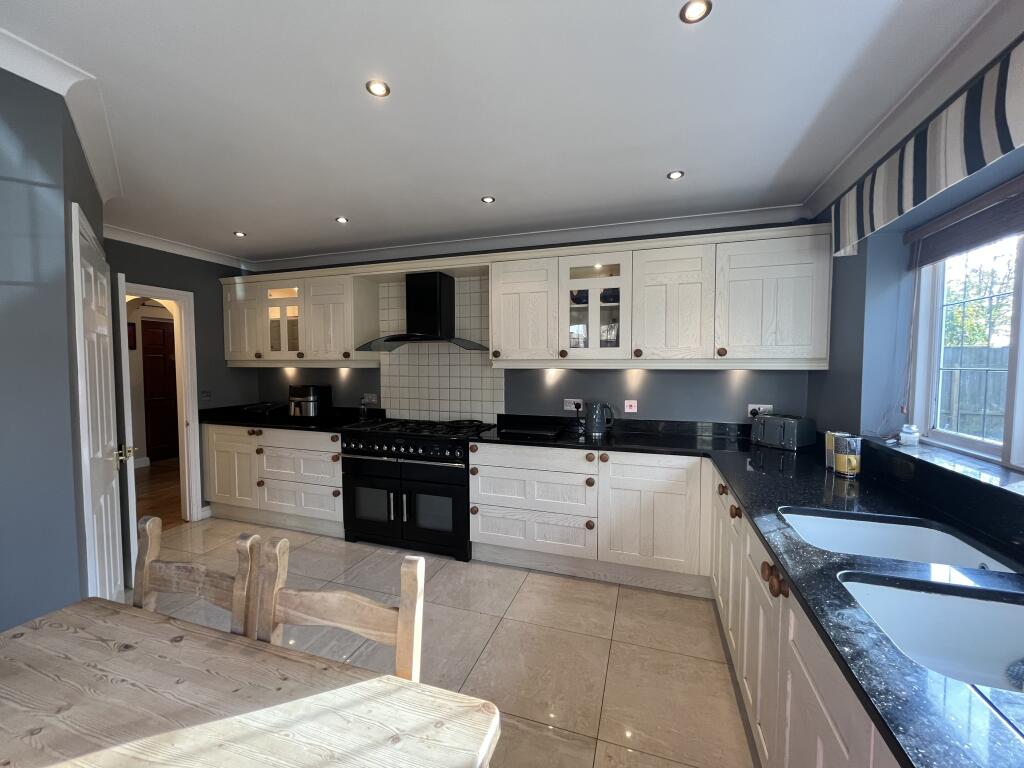 Additional image 7 of Oakridge Park, YEOVIL