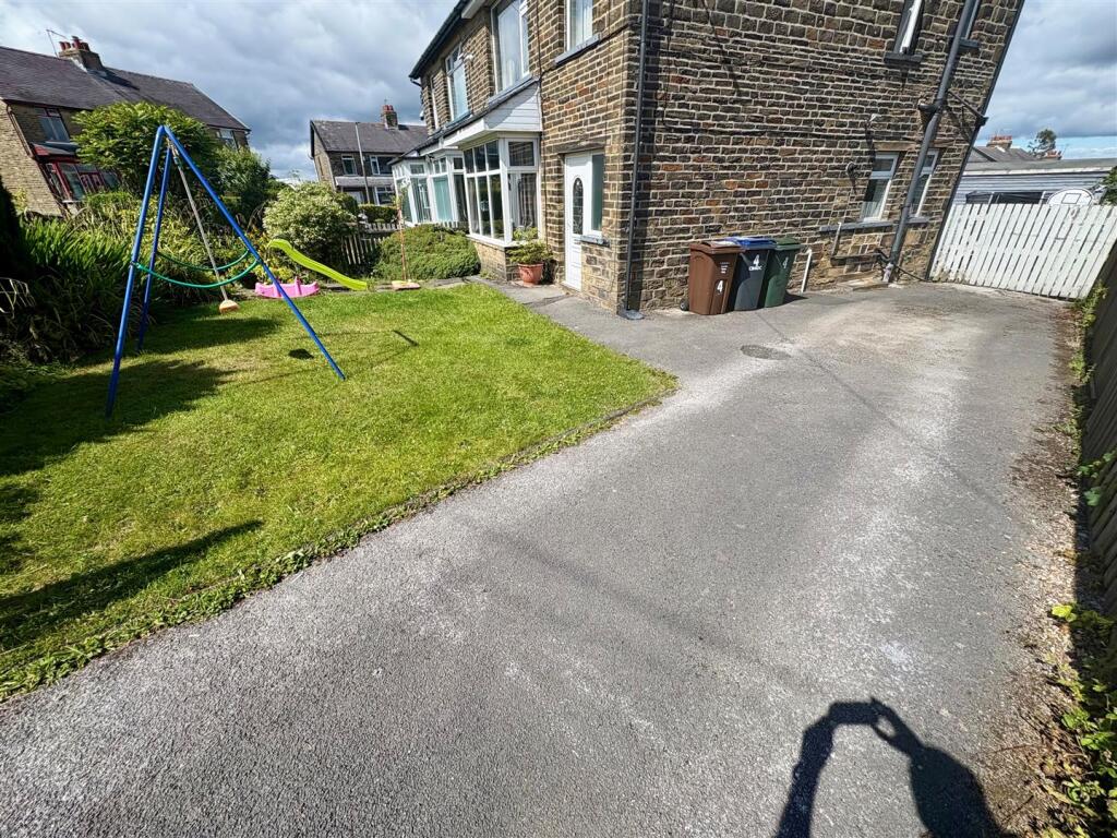 Additional image 21 of Fieldway, Clayton, Bradford