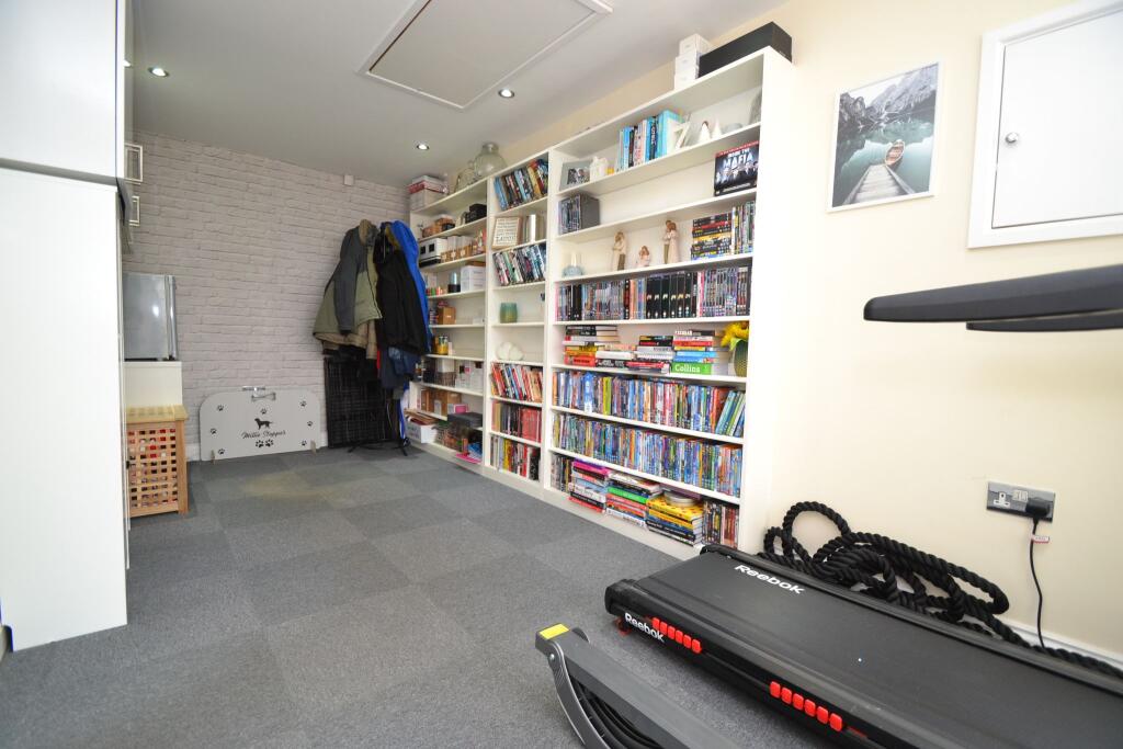 Additional image 15 of Croftlands, Idle,