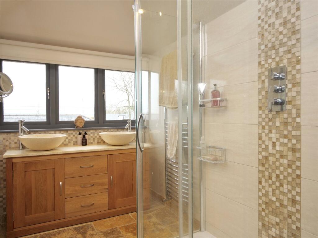 Additional image 29 of Oustanding Five Bedroom House In Pilton