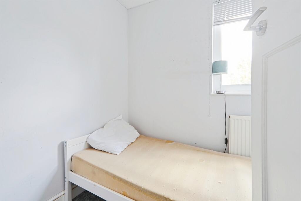 Additional image 14 of Cliffe Avenue, Baildon, Shipley