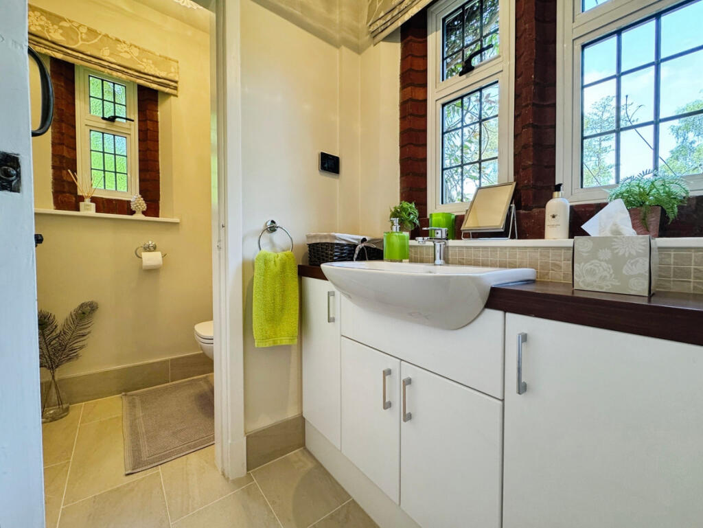 Additional image 8 of Ullenhall Lane, Over 10 Acres with Stables, Swimming Pool