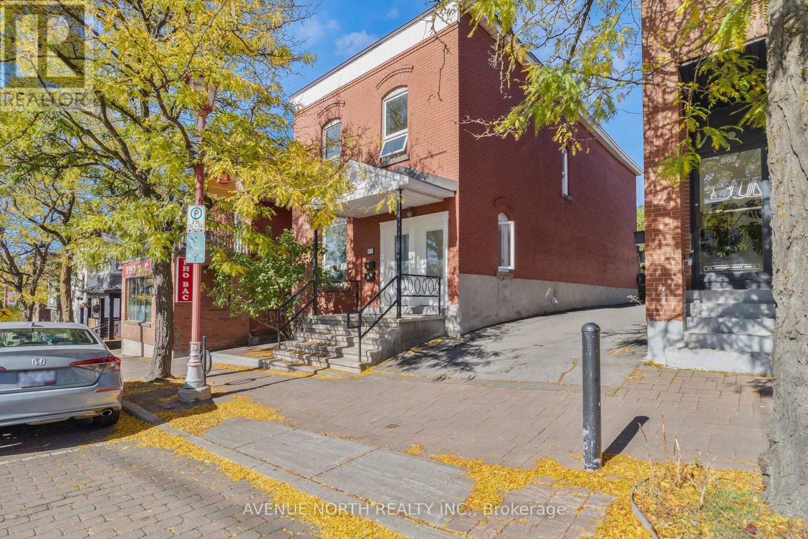 Primary image of 1 - 871 SOMERSET STREET W|Ottawa, Ontario K1R6R6