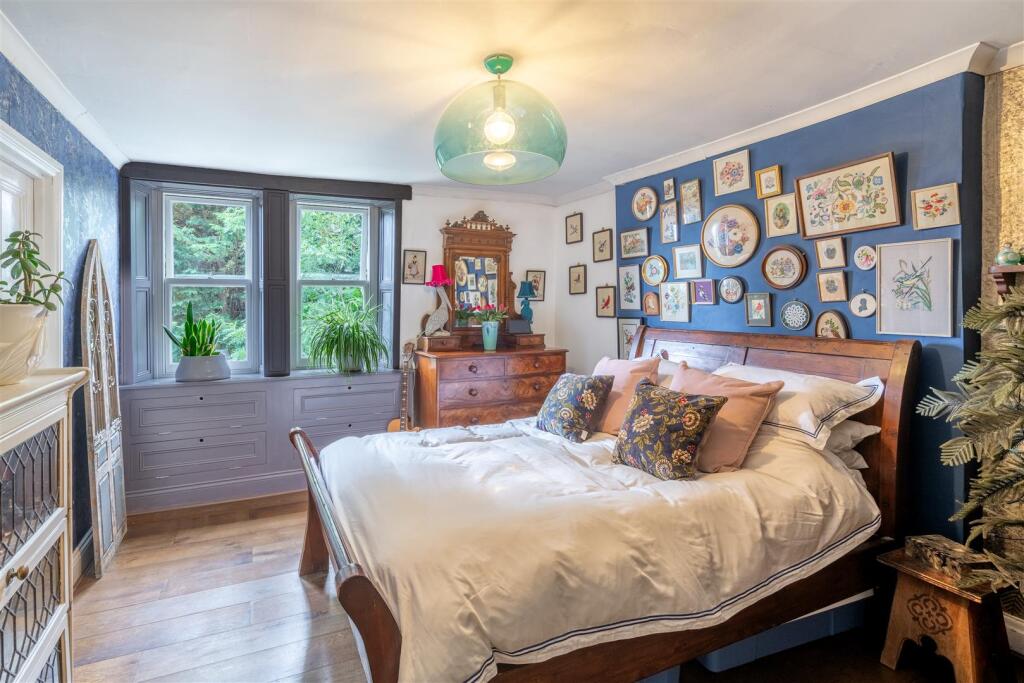 Additional image 16 of Character Property on Woodlands Drive