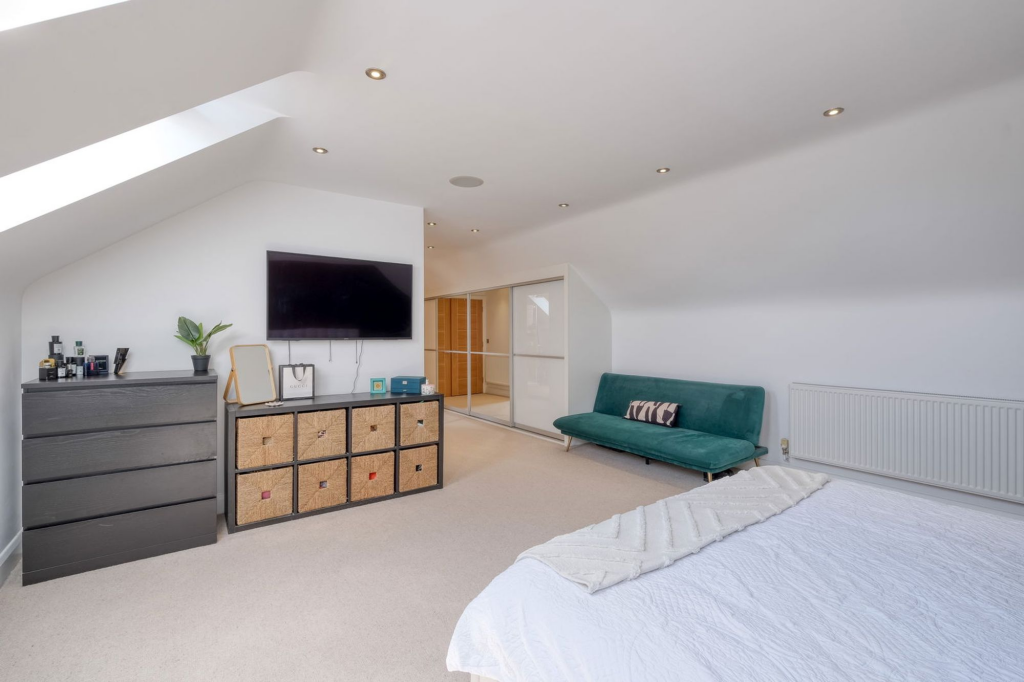 Additional image 30 of Evesham Road, Astwood Bank, B96