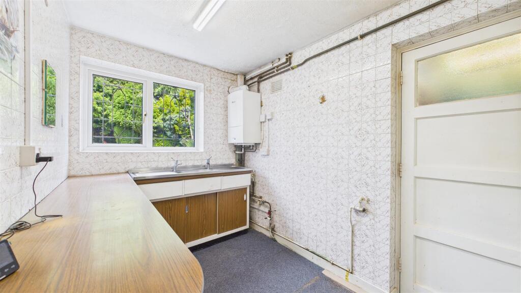 Additional image 7 of Cranmoor Crescent, Halesowen