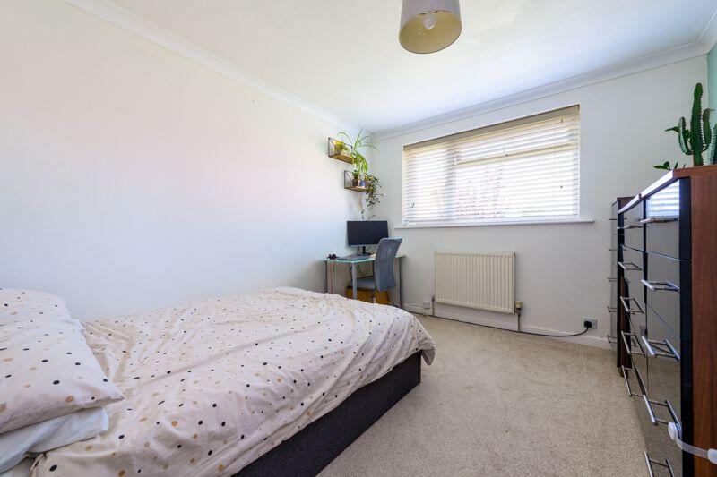 Additional image 9 of Holt