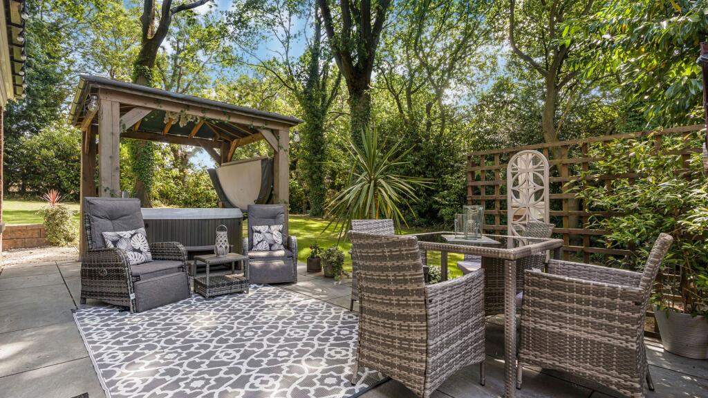 Additional image 40 of Oak View Rise, Four Oaks, B75