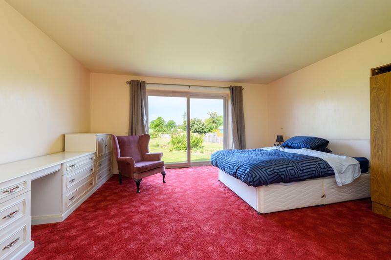 Additional image 10 of Holt