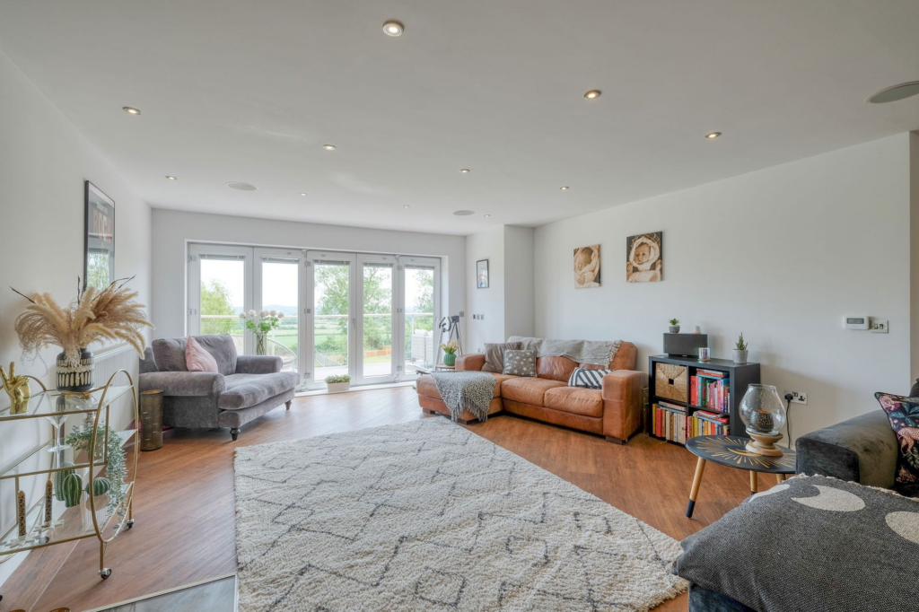 Additional image 13 of Evesham Road, Astwood Bank, B96