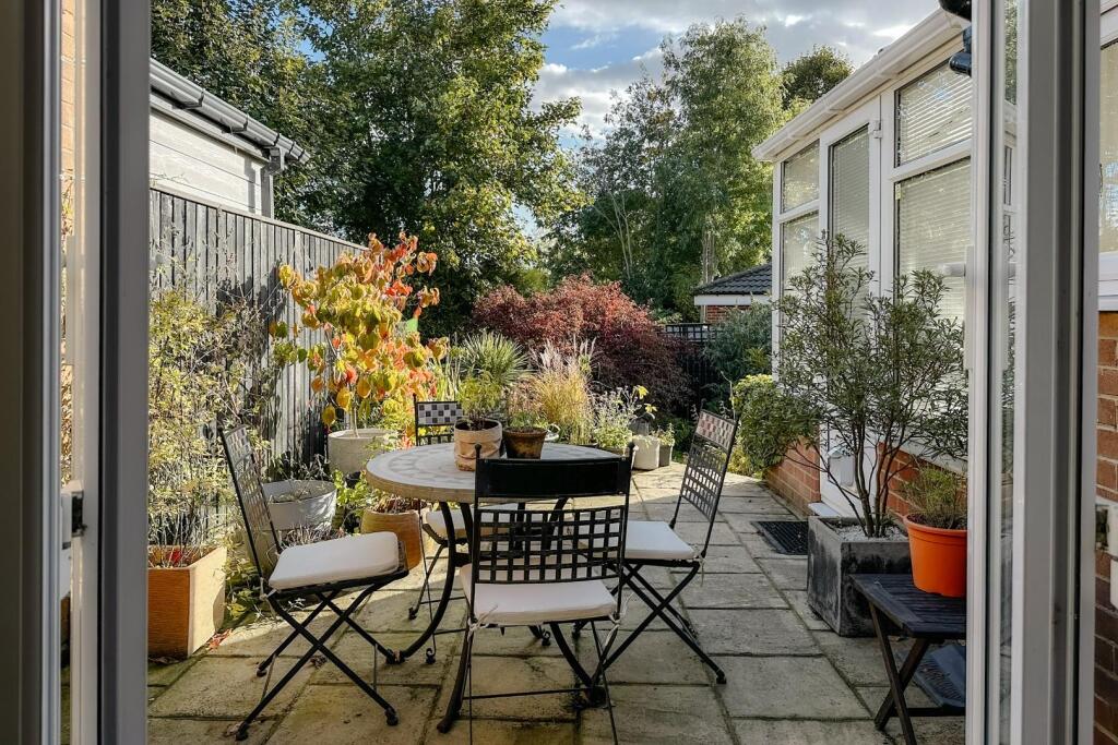 Additional image 23 of Hawthorn Crescent, Baildon,