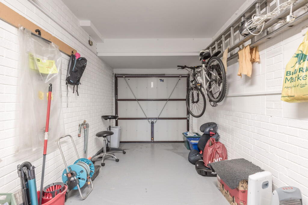 Additional image 36 of Foxlands Drive, Sutton Coldfield, B72 1YZ