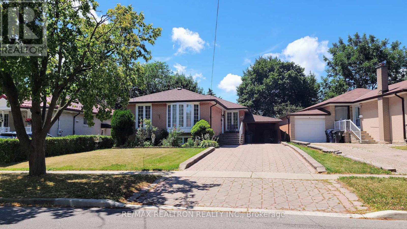 MAIN FLOOR - 14 PACKARD BOULEVARD|Toronto (Bendale), Ontario M1P4K1